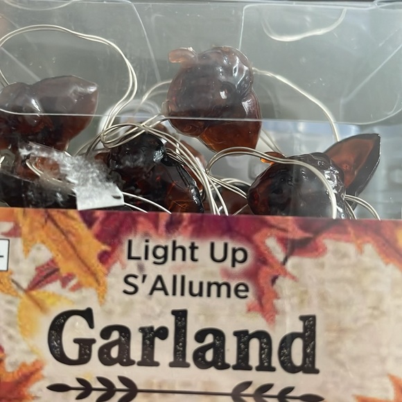 Lighted Acorn Garland New - Picture 4 of 4